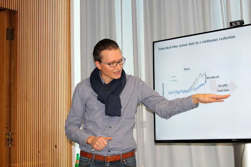 Christoph Heckmann explains how data analysis enables predictive maintenance. (Geipel-Kern)