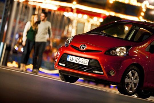 Technisch überarbeitet: Dank höherer Verdichtung sinkt der Spritverbrauch des 1,0-Liter-Dreizylinder-Benziners laut Hersteller auf durchschnittlich 4,4 l/100 km. (Toyota)