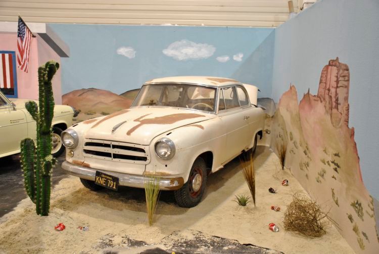 Ob das mit der neue Marke Borgward noch was wird? Der alten Marke bzw. ihren Modellen halten nach wie vor etliche Fans die Treue und verweisen wie mit diesem Club-Diorama darauf, dass die Modelle einst sogar in die USA exportiert wurden. (Dominsky)