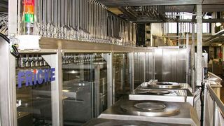 Wacht über Aromen und Duftstoffe: Die explosionsgeschützte Signalsäule von Werma zeigt weiterhin sichtbar den Zustand der automatischen Dosieranlage von Fricke (Archiv: Vogel Business Media)