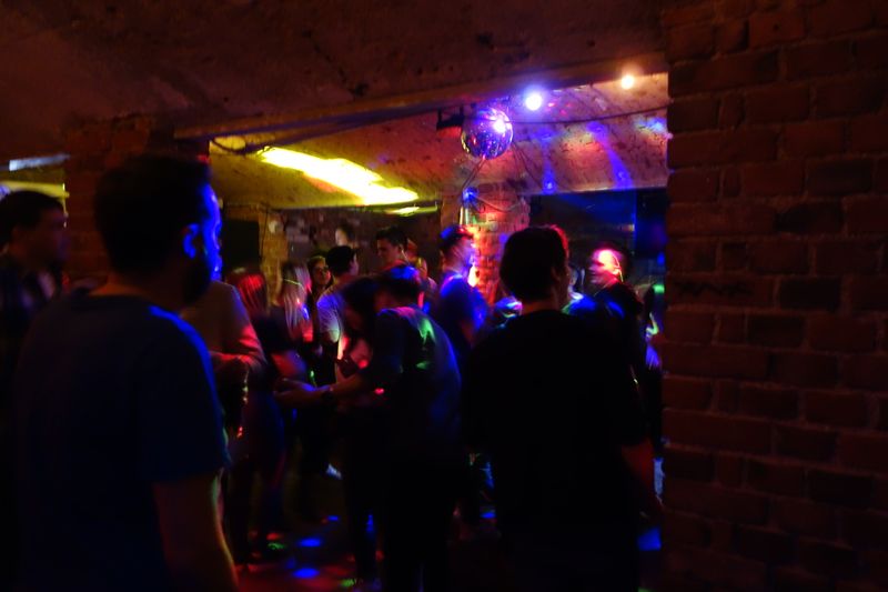 Twitch Party für alle Twitcher und hey- unter den ganzen Berühmtheiten kannte ich doch glatt 3x Personen! (Bild: IT-BUSINESS)