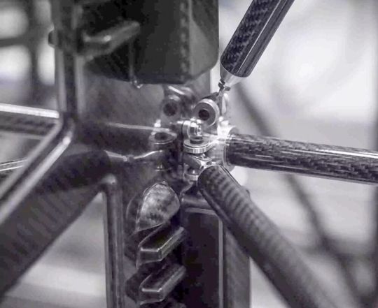 Lightweight construction is considered a key to reducing the energy demand of moving systems—whether through a material mix, like here with metal and carbon fiber-reinforced plastic components, or with just one lightweight material. Experts reveal here how to find the ideal method faster...(Image: Carbonicus)