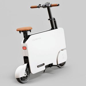 Auch ein Rücklicht ist in der kofferartigen Karosserie integriert.(Bild:  Honda)