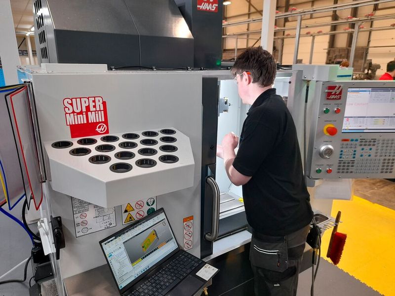 Michael Crilley, Skills Training Instructor and former GET apprentice using Vericut (Source: Vericut)