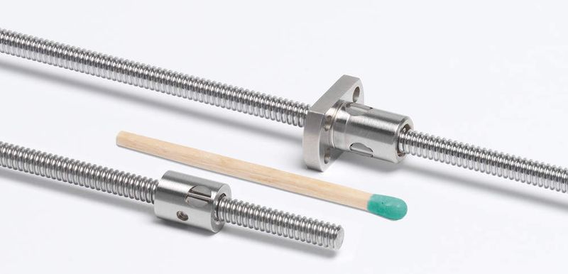 2  Verschiedene Ausführungen: Bisher ist der Kugelgewindetrieb 4 x 1 in zylindrischer Form und mit Flansch verfügbar. (Archiv: Vogel Business Media)