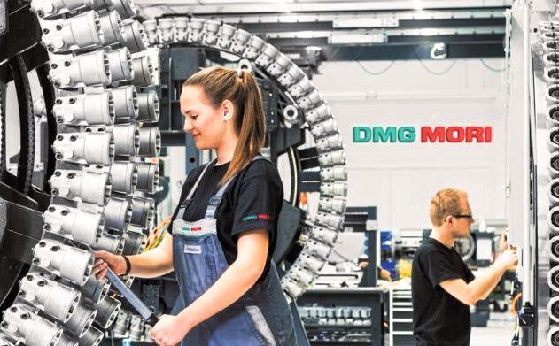 Gut Lachen habe die Beschäftigten bei DMG Mori, denn im ersten Quartal fuhr der Maschinenbauer trotz aller Probleme auf der Welt Rekordumsätze ein. Hier einige Details...