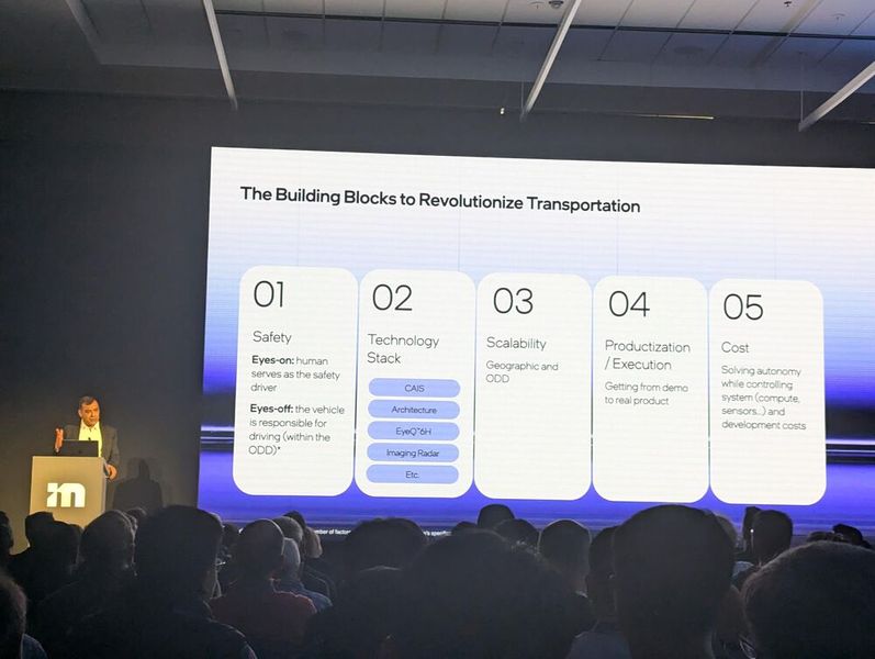 „Es ist ein riesiger Unterschied, ob man beim automatisierten Fahren eine nette Demo zeig oder in die Massenproduktion gehen möchte“, erläuterte Mobileye CEO Prof. Amnon Shashua während der Pressekonferenz. (Bild: Stefanie Eckardt)