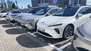 Bereit zum Angriff, wenn auch noch nicht auf breiter Front erfolgreich: Chinesische Fabrikate wie Nio suchen den Durchbruch in Deutschland. (Bild: Grimm – VCG)