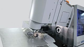 Die pneumatische Gewichtskompensation (für Hub wie auch Seitwärtsbewegung) soll für dynamischere Biege- und Wickelvorgänge sorgen (Bild: Wafios)