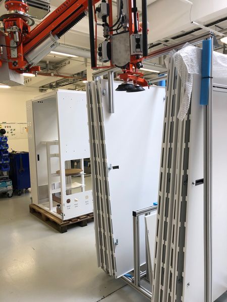 Wenn ein E-Chiller beim Kunden aufgestellt wird, wiegt er ungefähr 500 Kilogramm.  (Ulrike Ostler/ Vogel IT-Medien GmbH)