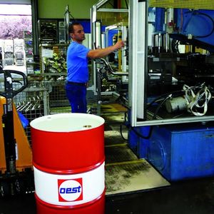 Für das Aufweiten von Rohrenden kommen Produkte der Reihe Oest Robinol zum Einsatz.
