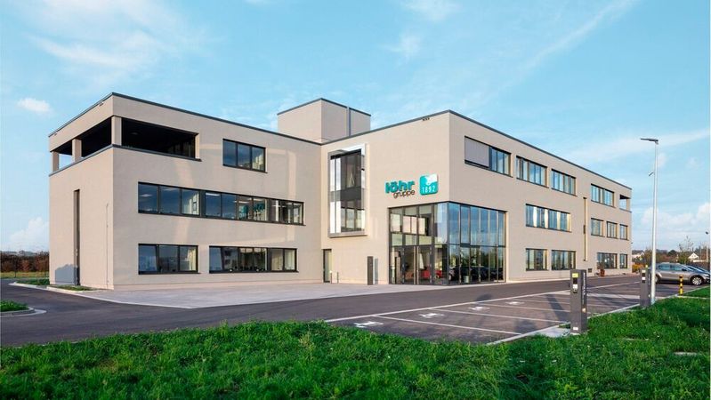 Durch den Kauf der Löhr-Gruppe wächst die Van Mossel Automotive Group um 35 Filialen in Rheinland-Pflaz, Nordrhein-Westfalen und Hessen.(Bild:  Van  Mossel)