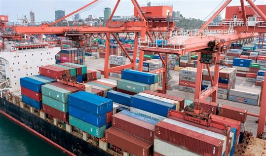 Wie das Ifo-Institut aus München mitteilt, steigt der deutsche Export wieder an. Es gibt Branchen, die profitieren, andere warten noch auf Verbesserungen. Hier mehr dazu.(Bild:  D. Krillers)