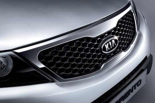 Der Sorento hat - wie alle neuen Kia-Modelle - auch den charakteristischen Kühlergrill erhalten. (Archiv: Vogel Business Media)