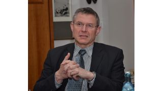 NAMUR-Vorsitzender Dr. Wilhelm Otten, Leiter Business Line Technik, Evonik Industries: „Wir sind in der Diskussion, ob die Denkmodelle und Strukturen, die man uns mit der Automatisierungspyramide einmal gegeben hat, langfristig noch die richtigen sind.“  (Bild: PROCESS)