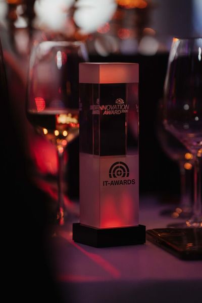 Zum ersten Mal gab's in diesem Jahr dann auch noch einen Award für die IT-Innovation des Jahres. Dabei wählten die Insider-Redaktionen die ihrer Meinung nach wichtigste Innovation unter allen Einreichungen aus. (Bild: Manuel Emme Fotografie)