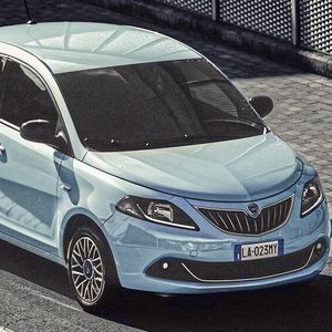 Unter Einbeziehung aktueller Verkaufsaktionen ist der Ypsilon in Italien ab 13.450 Euro zu haben.(Bild:  Stellantis)