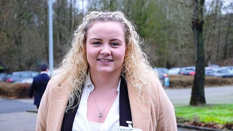 Angelika Macioschek, gelernte Automobilkauffrau und Studenttin an der BFC: „Mir gefällt die Vielfallt des Angebots – Firmen, die man noch gar nicht kannte.“ (Zietz/»kfz-betrieb«)