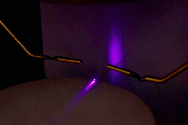 100 Micron Long Laser Developed by Kyocera (Source: KYOCERA )