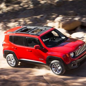 Die Plattform des kompakten Jeeps nimmt Anleihen beim Fiat 500 L, allerdings wurde die Hinterachse für den sich automatisch zuschaltenden Allradantrieb neu entwickelt.(Foto: Jeep)