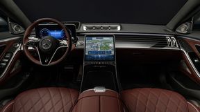 Bei der Zulassung hochautomatisierter Fahrzeuge müssen Hersteller, Prüfer und Behörden klar getrennte Rollen einnehmen. (Bild: Mercedes-Benz)