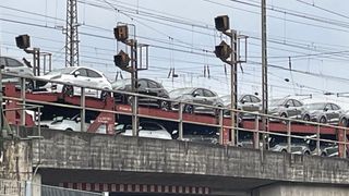 Die Zahl der Neuzulassungen wächst im Monatsvergleich, doch die Dynamik lässt nach. (Bild: Grimm – VCG)