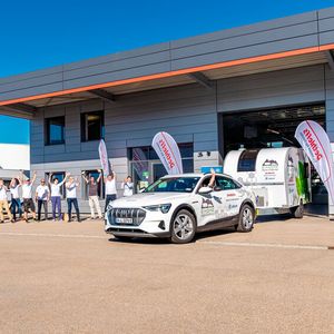 Der Startschuss zum Härtetest für den E-Home Caravan erfolgte in der Dethleffs-Zentrale in Isny. (Bild:  Dethleffs)