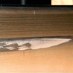 Typische Rautenform: Anschmierungen auf den Laufbahnen verursachen häufig einen vorzeitigen Ausfall der Wälzkörper.