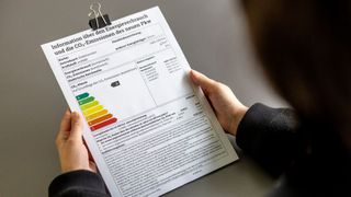 Die Branchenverbände VDIK, VDA und ZDK fordern gemeinsam eine Harmonisierung bei den verpflichtenden Verbrauchs- und Emissionsangaben bei Neuwagen.  (Bild: Silke Reents)
