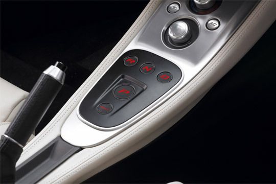 ...der Evora IPS ein Automatikgetriebe. (Archiv: Vogel Business Media)