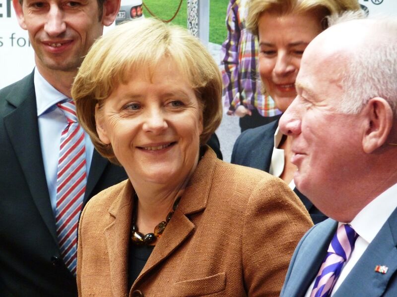 Bundeskanzlerin Angela Merkel beim Messerundgang auf der Hannover-Messe 2013. (Deutsche Messe)