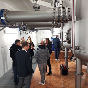 Die neue Druckerhöhungsanlage der Trinkwasserversorgung Würzburg GmbH (TWV) am Hubland macht mächtig Druck. (Bild:  Stefan Bausewein)