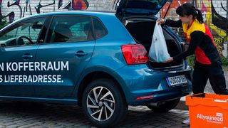 Das neue Pilotprojekt von DHL und VW steht unter dem Motto „Dein Kofferraum als Lieferadresse“. (DHL)