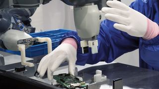 Unter einem Cobot versteht man einen kollaborativen Roboter. (Bild: zapp2photo - stock.adobe.com)