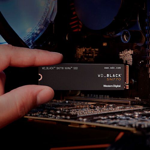 Die WD Black SN770 NVMe ist mit Kapazitäten von 250 GB, 500 GB, 1 TB und 2 TB erhältlich.