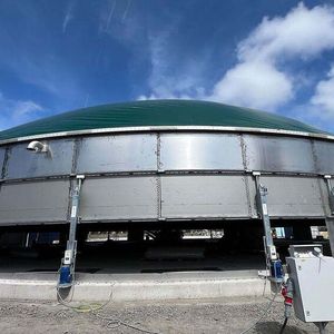 Die Anlage am Firmensitz in Monasterevin, Kildare, im Westen der gleichnamigen Grafschaft, geht Mitte 2026 nach 11 Monaten Gesamtbauzeit in Betrieb.(Bild:  Weltec Biopower GmbH)