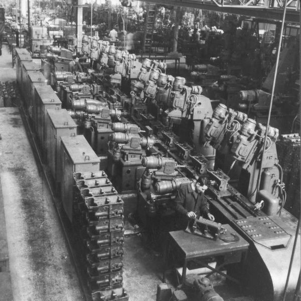 Motorenbau im Jahr 1948. (Renault)