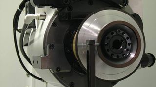 Ein Scheibenpaket mit drei Scheiben kann laut Anca mit der neuen Mess-Software in 2 min präzise gemessen werden. Bild: Anca (Archiv: Vogel Business Media)