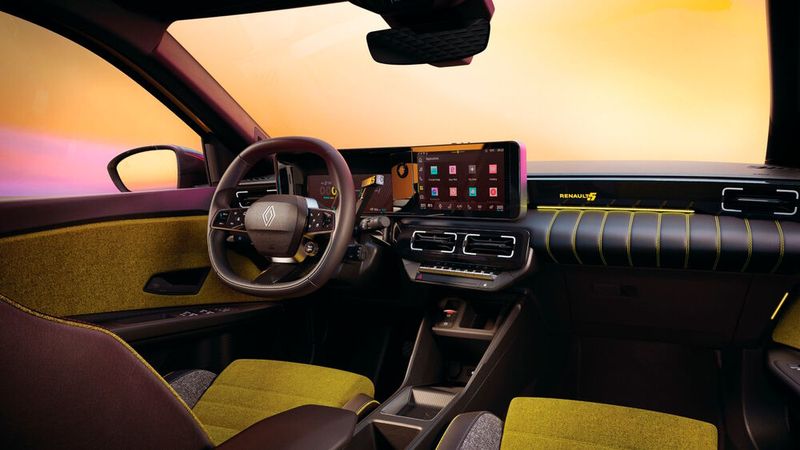 Der Fahrer blickt auf die üblichen Digitalinstrumente, die je nach Ausstattung auf einem sieben oder zehn Zoll großen Display laufen. (Bild: Renault)