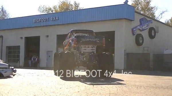 Der Bigfoot 20: der weltweit erste Monstertruck mit Elektroantrieb macht mit über 260 kW und 1100 Nm Autos umweltschonend platt (Bild: Bigfoot 4x4 Inc.)