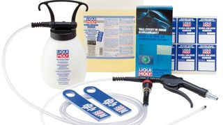 Das Klimaanlagenreinigungsset für Werkstätten von Liqui Moly besteht aus einem Desinfektionsmittel, einer Sprühpistole und einer Sonde. (Liqui Moly)