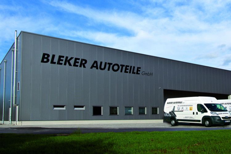 Erst Ende vergangenen Jahres hat die Bleker-Unternehmensgruppe ihr neues Logistikzentrum in Borken eröffnet. In den Neubau investierte Bleker rund fünf Millionen Euro. (Foto: Bleker)