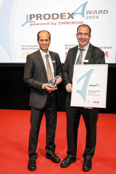 Thomas Bachmann (li.,Head of Marketing Support) Thomas Brauen (Sales Manager CH) freuen sich über den zweiten Platz beim Prodex Award 2014. (Thomas Entzeroth)