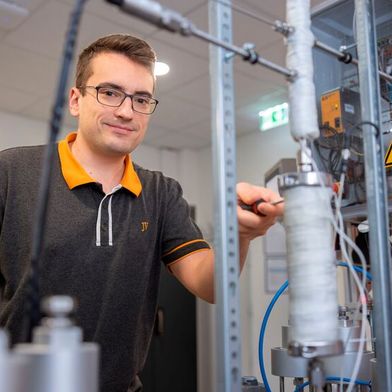 Ein großer Teil der Forschung wird mithilfe einer Anlage durchgeführt, die unter Federführung des Laboringenieurs Thomas Welter konzipiert und gebaut wurde. (Bild: Frankfurt UAS)