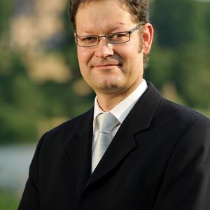 „Mit dem Kunden in Kontakt bleiben, virtuelle Gespräche führen und für einen reibungslosen Ablauf sorgen“, rät Matthias Stauch, Vorstand der Intervista AG , einem Anbieter für digitale Vertriebslösungen. 