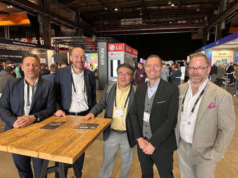 Arne Beismann (r., Kern & Stelly) mit dem LG Team. (Bild: Vogel IT-Medien GmbH)