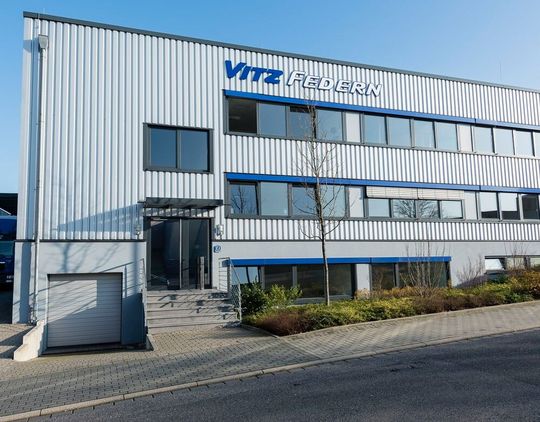 Kurve gekriegt! Der für seine Metallfeder und das Stanz-Know-how bekannte Player Johann Vitz ist seit über zwei Jahren insolvent. Jetzt hat man es mit positivem Gefühl für die Zukunft geschafft, übernommen zu werden. Der Käufer heißt Jingshen Federn ...(Bild:  Johann Vitz)