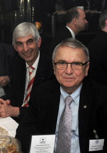 ZDK-Vorstandsmitglieder: Michael Kraft (Vizepräsident Kfz-Gewerbe Hessen; li.) und Klaus Dieter Breitschwert (Präsident Kfz-Gewerbe Bayern). (Foto: Zietz)