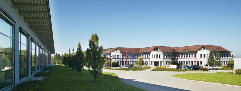 Rund 25 Mio. Euro investiert B&R in den Standort Eggelsberg. Bis Anfang 2008 wird die Fertigungsfläche verdoppelt, etwa 500 neue Arbeitsplätze werden damit geschaffen. (Archiv: Vogel Business Media)