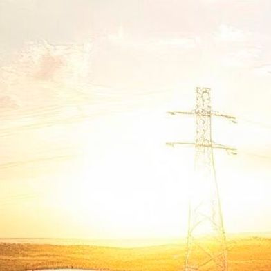 Sungrow’s PowerTitan 3.0 energy storage platform uses onsemi EliteSiC hybrid power modules, with the companies reporting peak inverter efficiency above 99.3%. (Bild: onsemi)